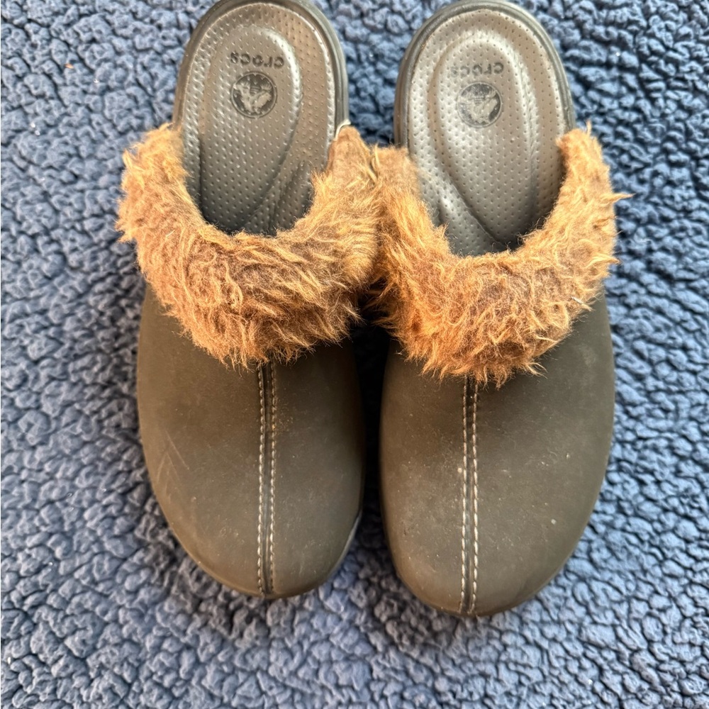 CROCS Brown Slippers with Plush Comfort